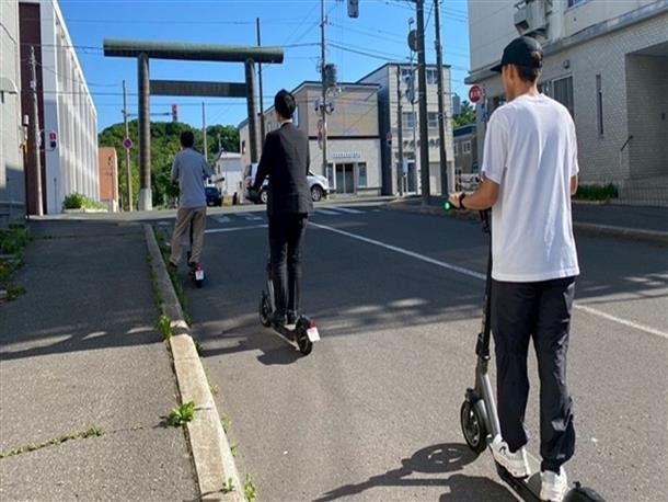 網走の歴史文化を辿るガイド付き電動キックボード＆土器づくりツアー